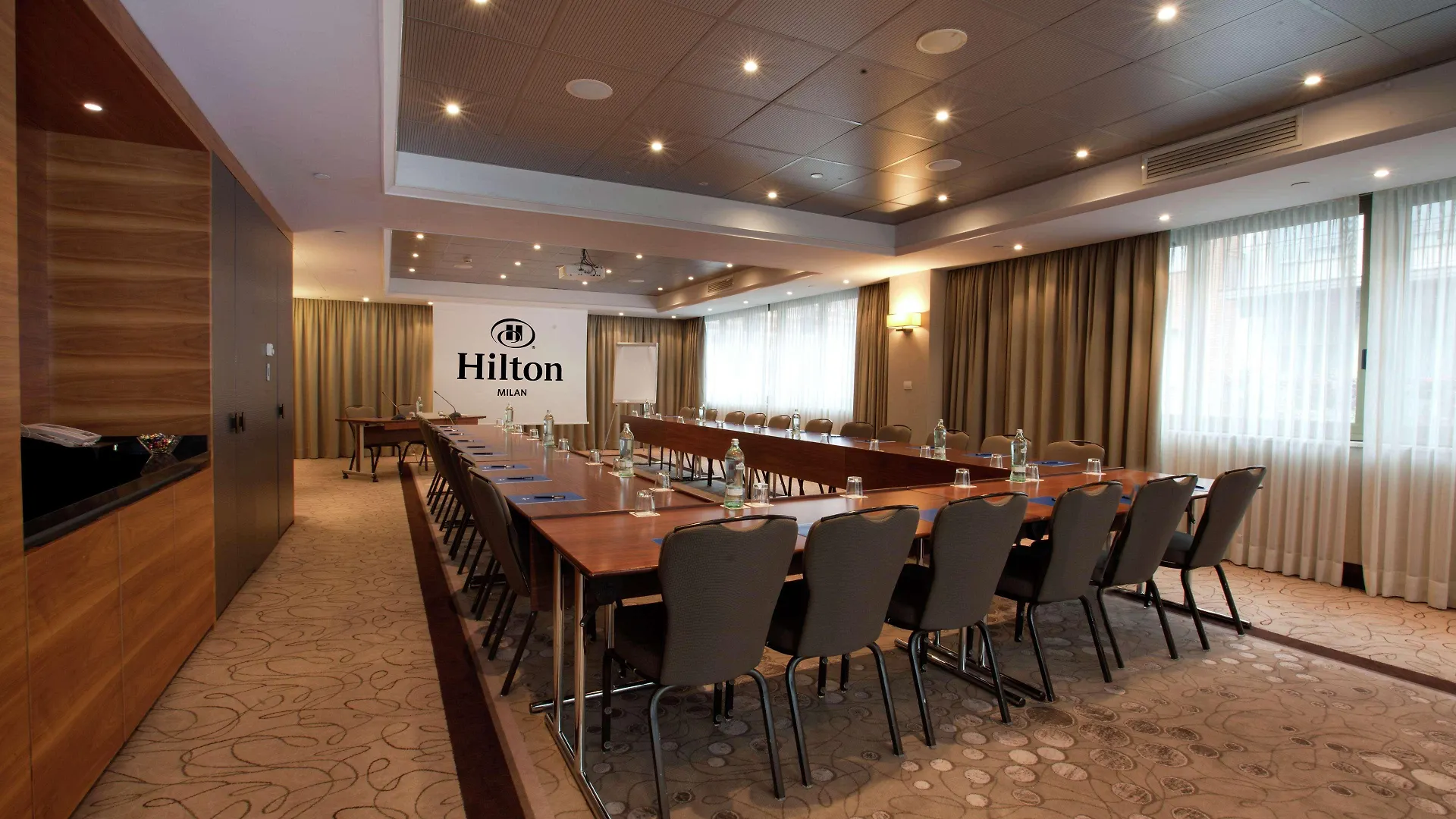 Hilton Milan Hotel 4*,  Italië