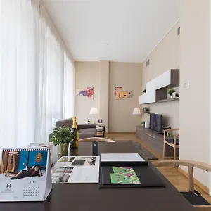 Hemeras Boutique Homes - Design Near Duomo Cathedral Milaan