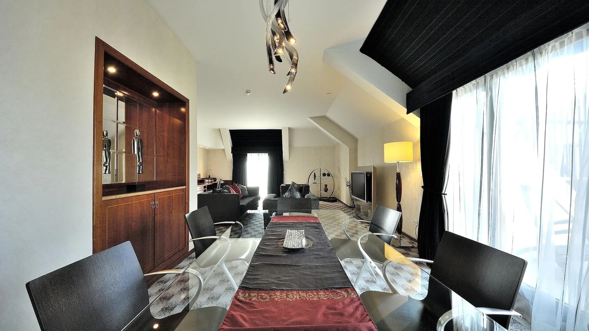 Hotel Hilton Milano 4*,  Italia